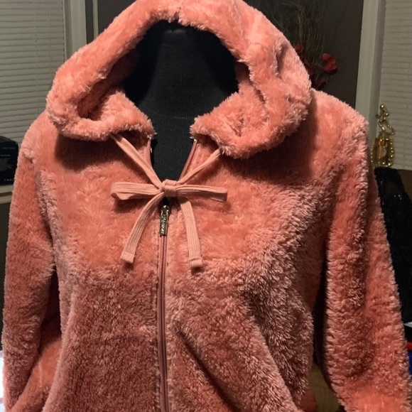 Jackets - Picture 8 of 8